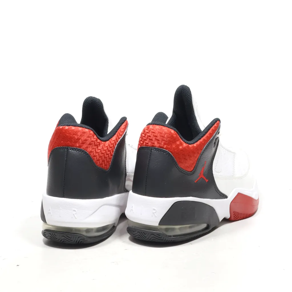 Air Jordan Max Aura 3 Sport Shoes Leather White Color For Men
