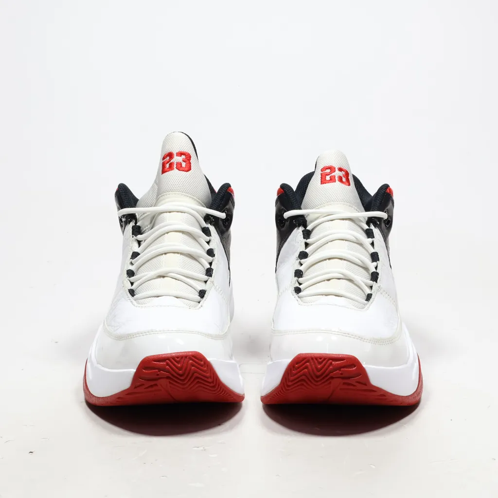 Air Jordan Max Aura 3 Sport Shoes Leather White Color For Men