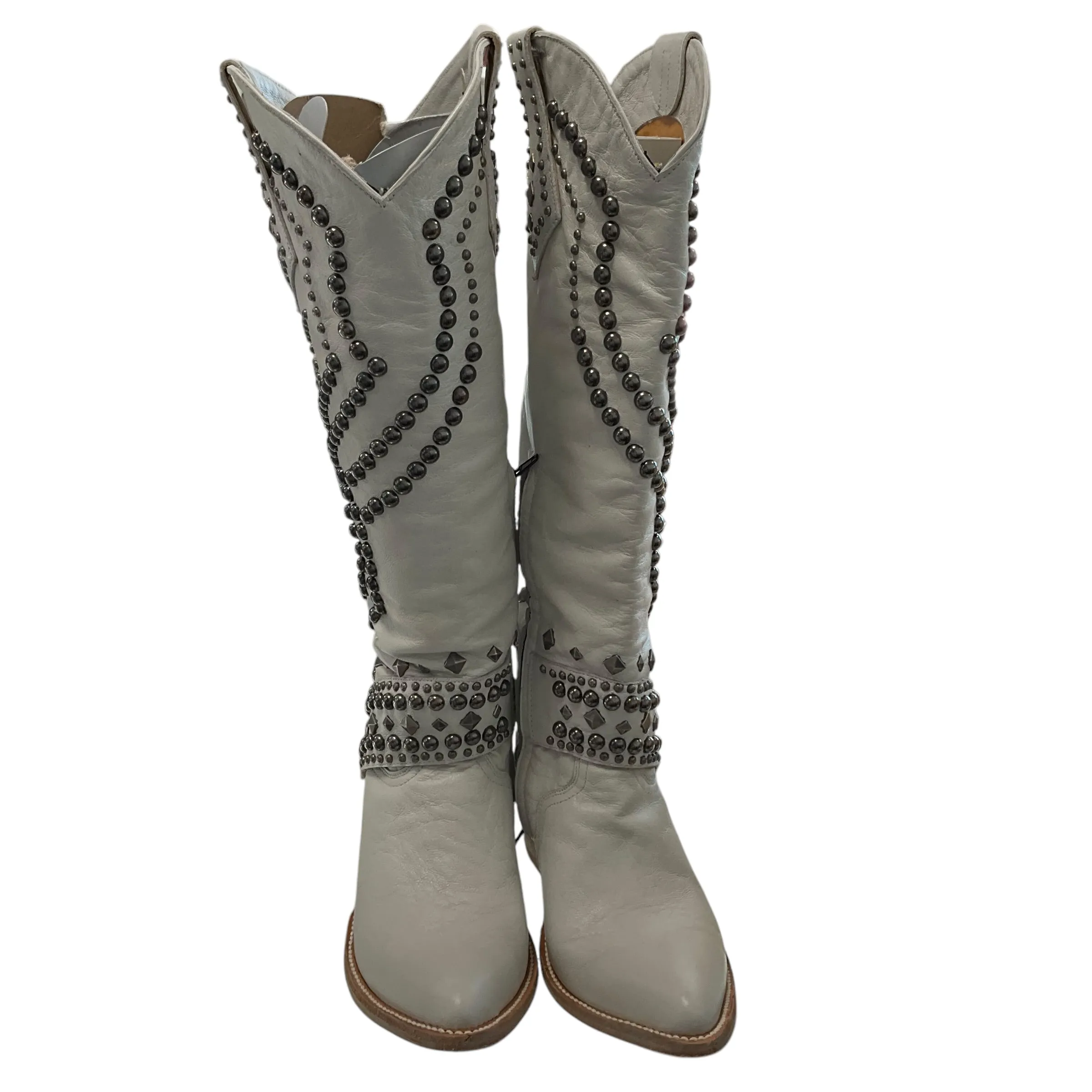 Old Gringo White Studded Boots. Size 9.