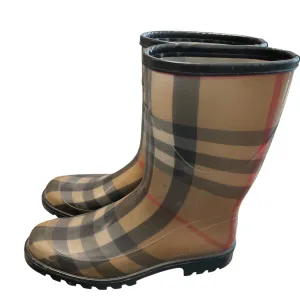 SIZE 38 Burberry Boots