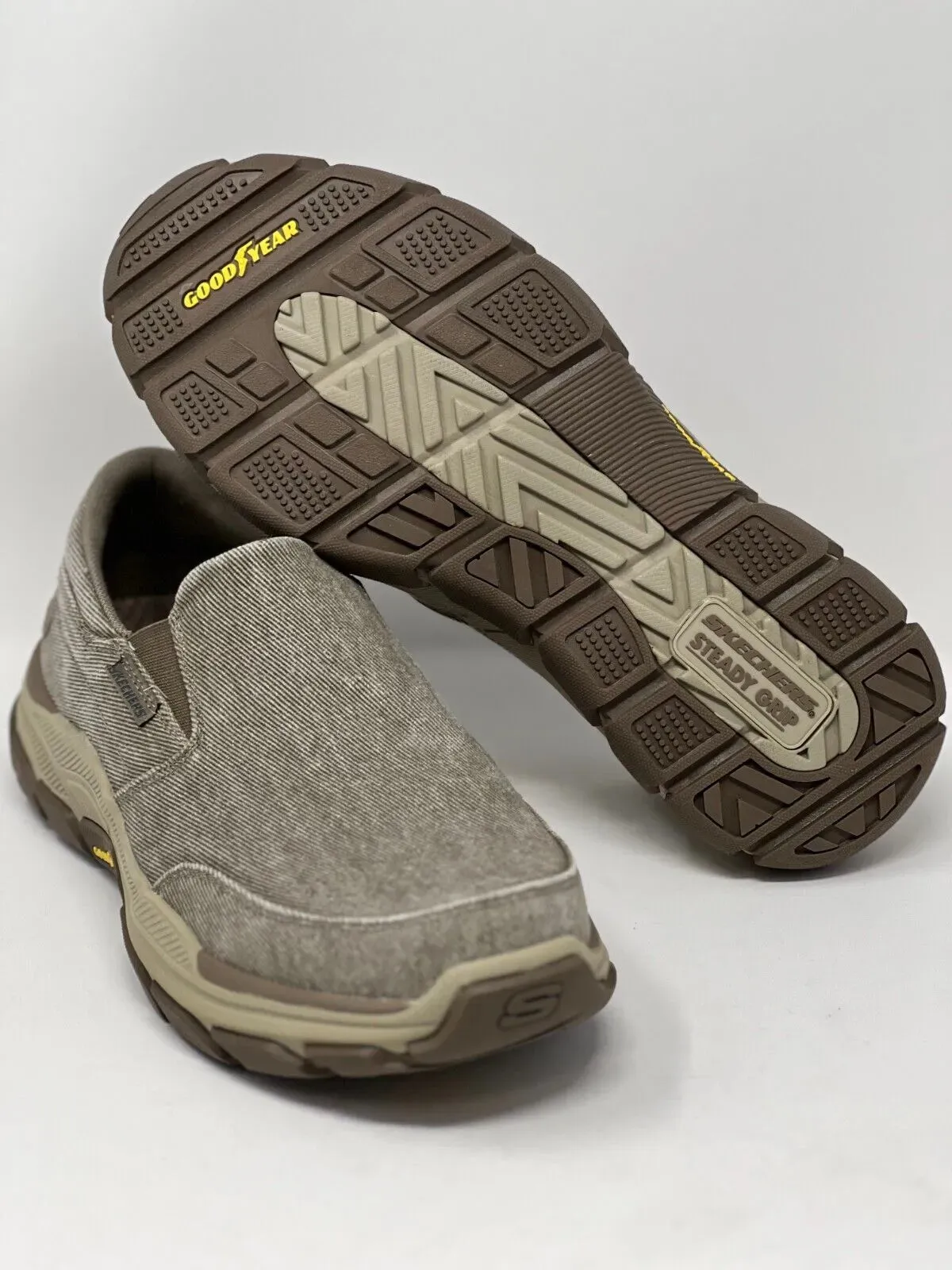 Skechers Mens Fallston Relaxed Fit Memory Foam Shoes